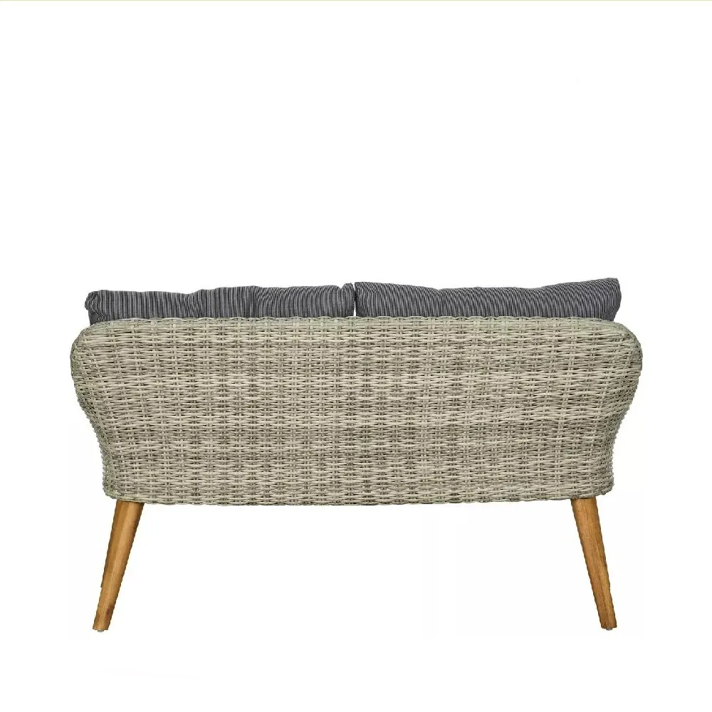 set-garnitura-od-ratan